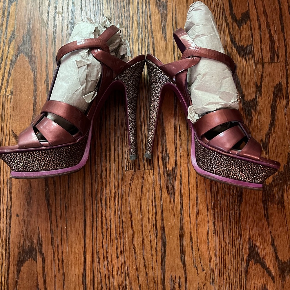Vintage YSL Tribute RARE Platform Stingray T Strap 5.5